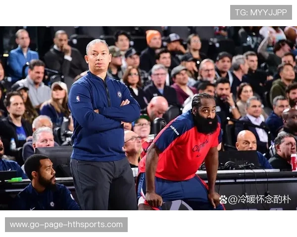 伦纳德弧顶急停命中，快船在关键时刻稳住心态