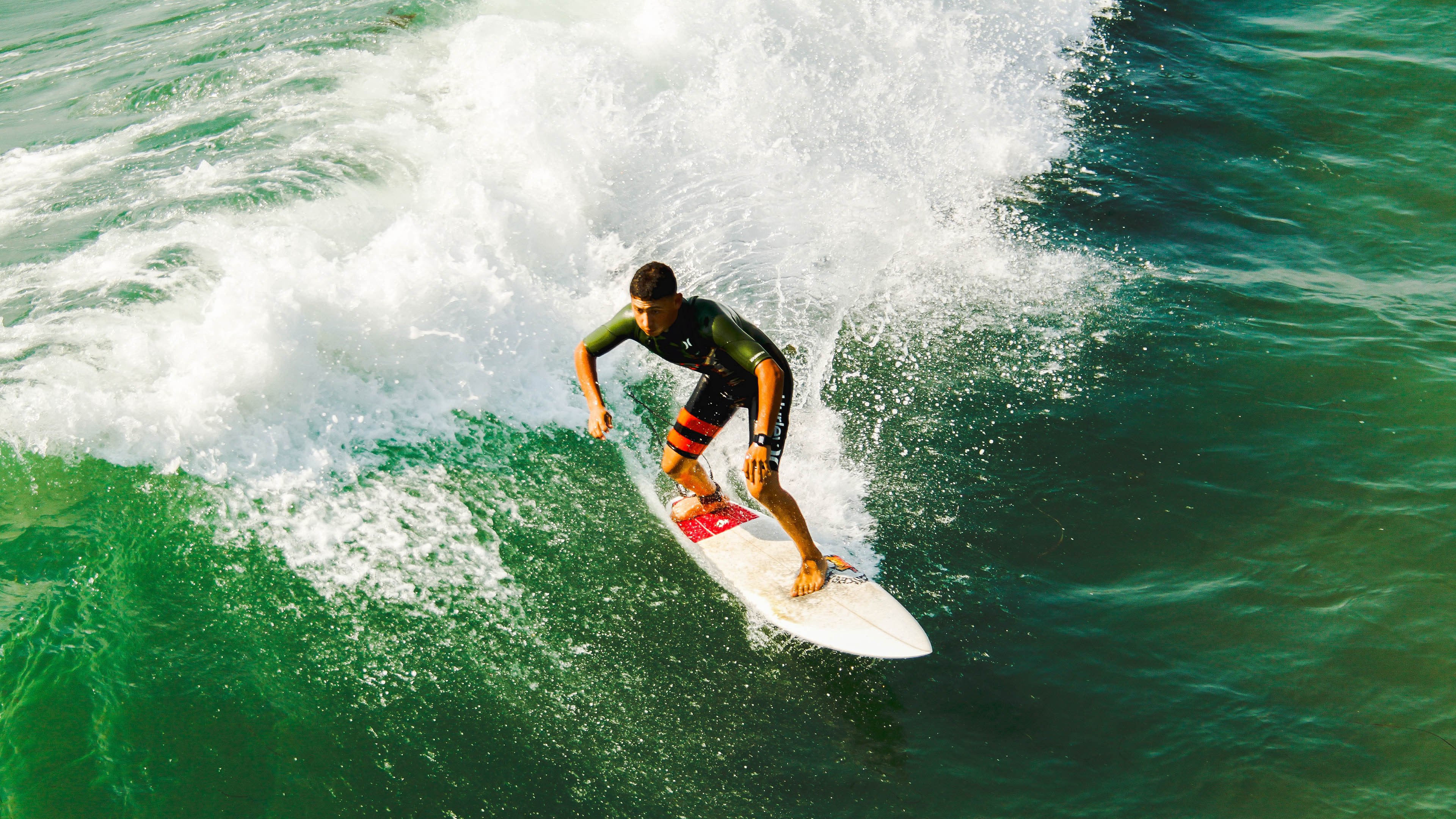 足球联赛积分榜变化分析